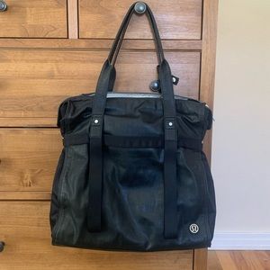 Lululemon Follow Your Bliss gym/carryall bag